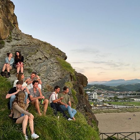 Surf Camp San Sebastian Partyhostel 아이아 외부 사진