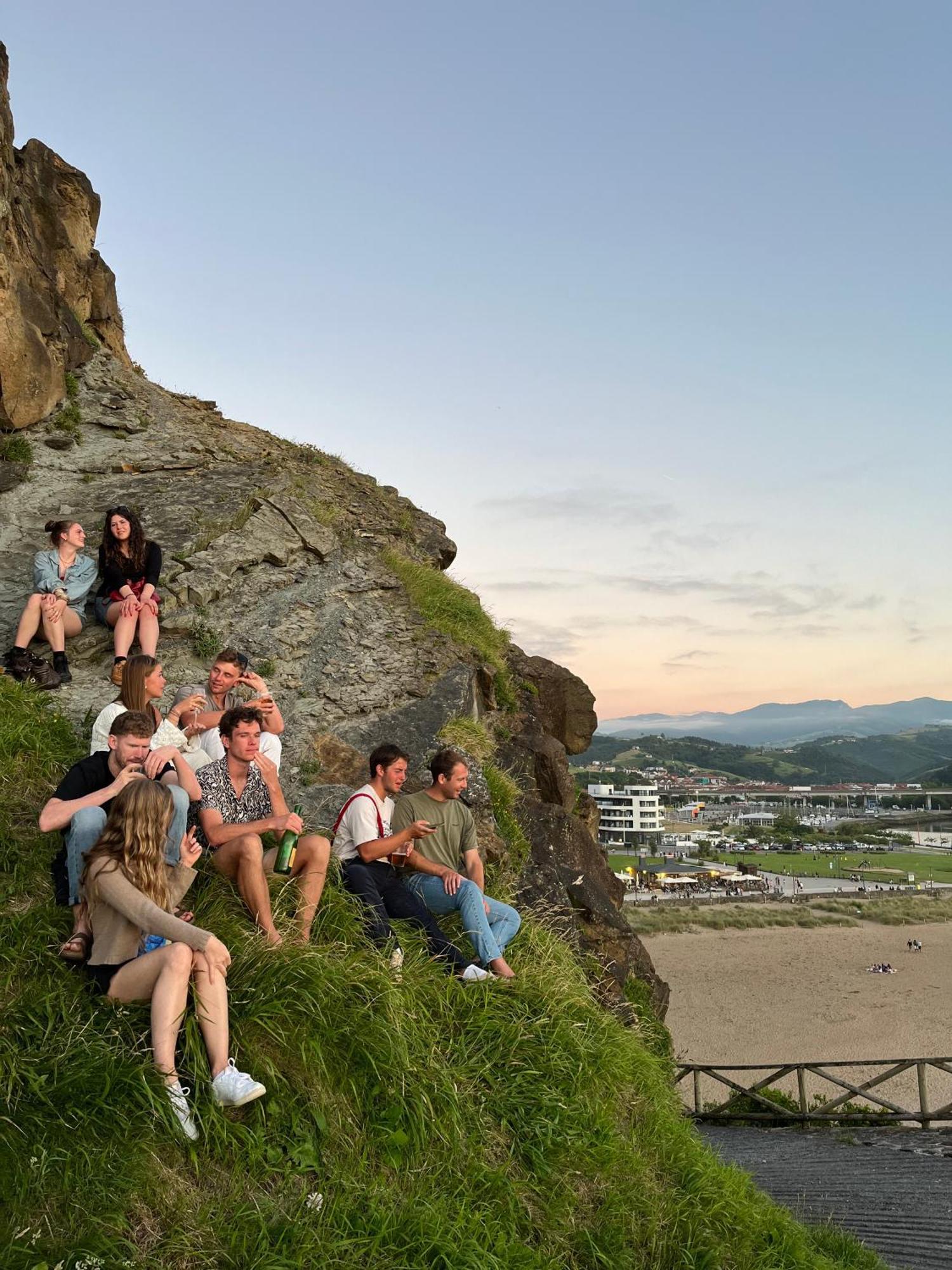 Surf Camp San Sebastian Partyhostel 아이아 외부 사진