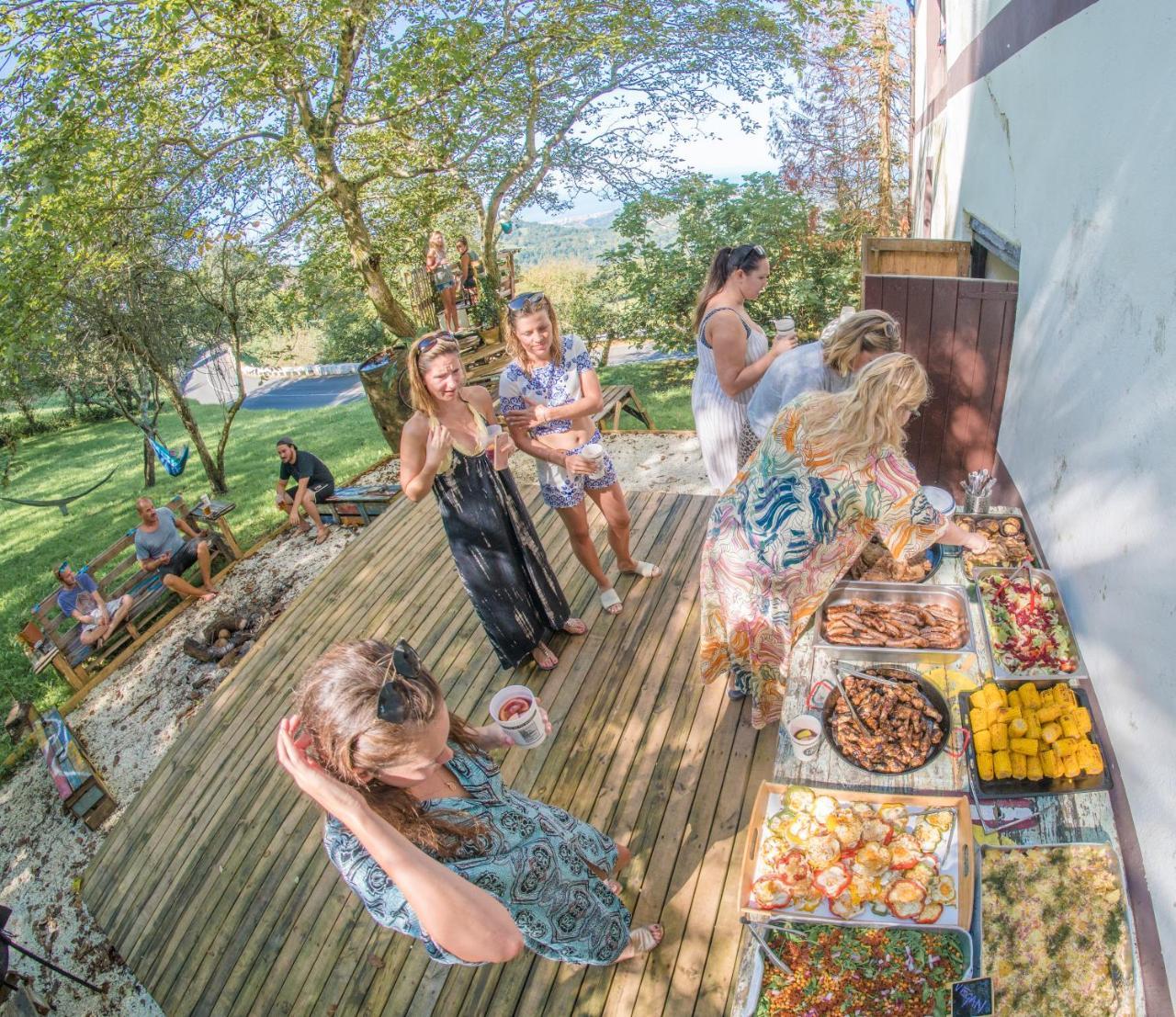 Surf Camp San Sebastian Partyhostel 아이아 외부 사진