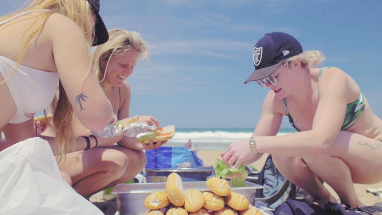 Surf Camp San Sebastian Partyhostel 아이아 외부 사진